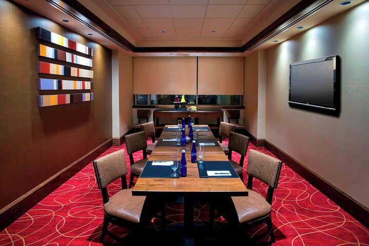 Dining 33 of 63